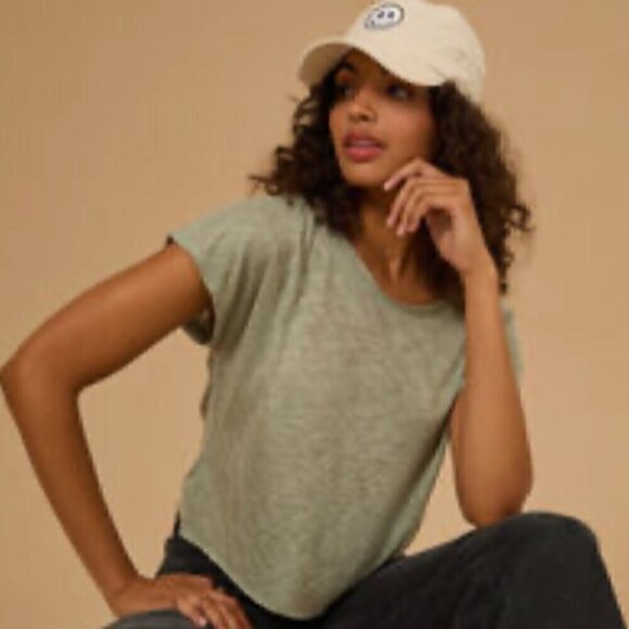 Altar'd State Tops - NWT Altare'd State Shreya Cropped Tee Green Size Medium